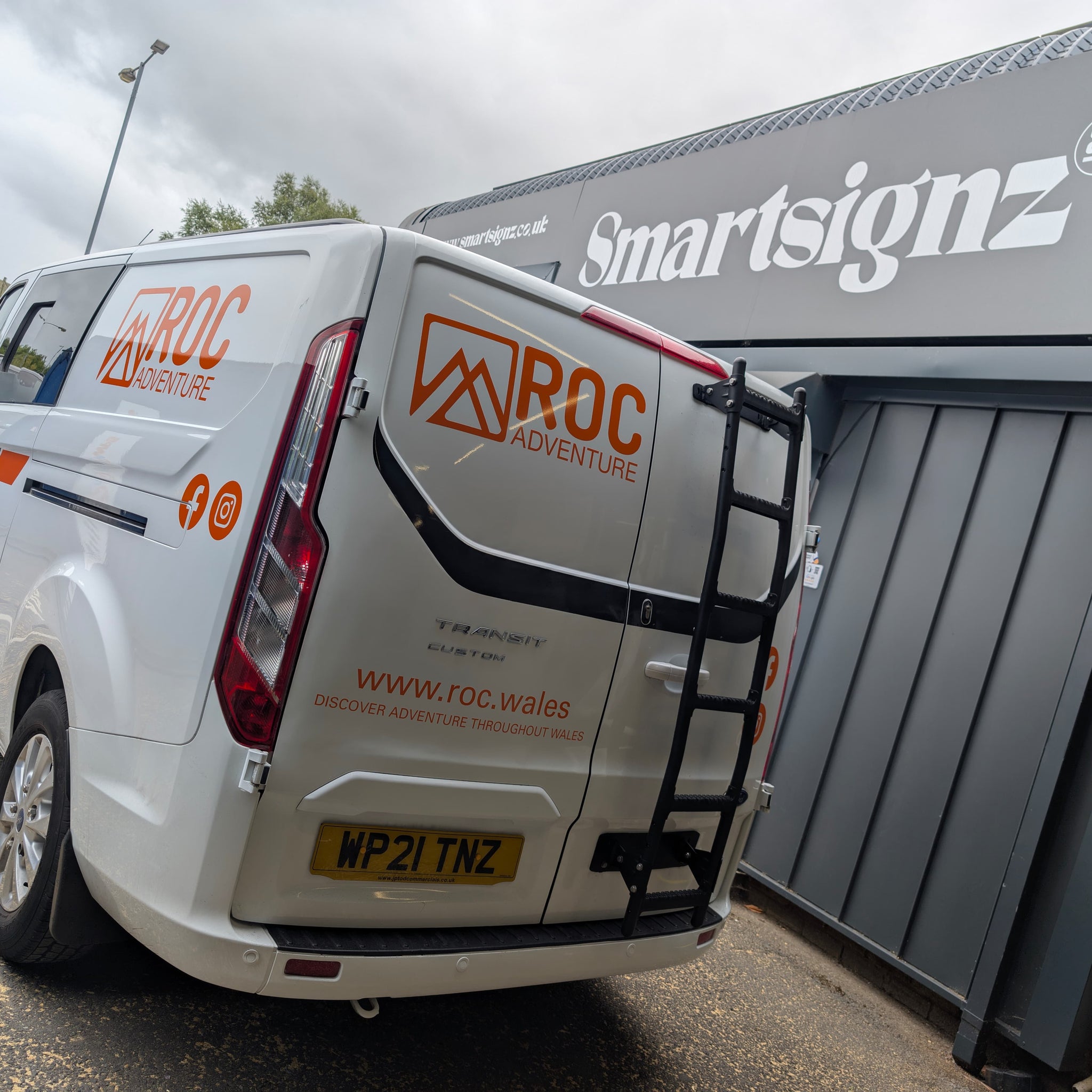 Vehicle Graphics Roc Outdoors